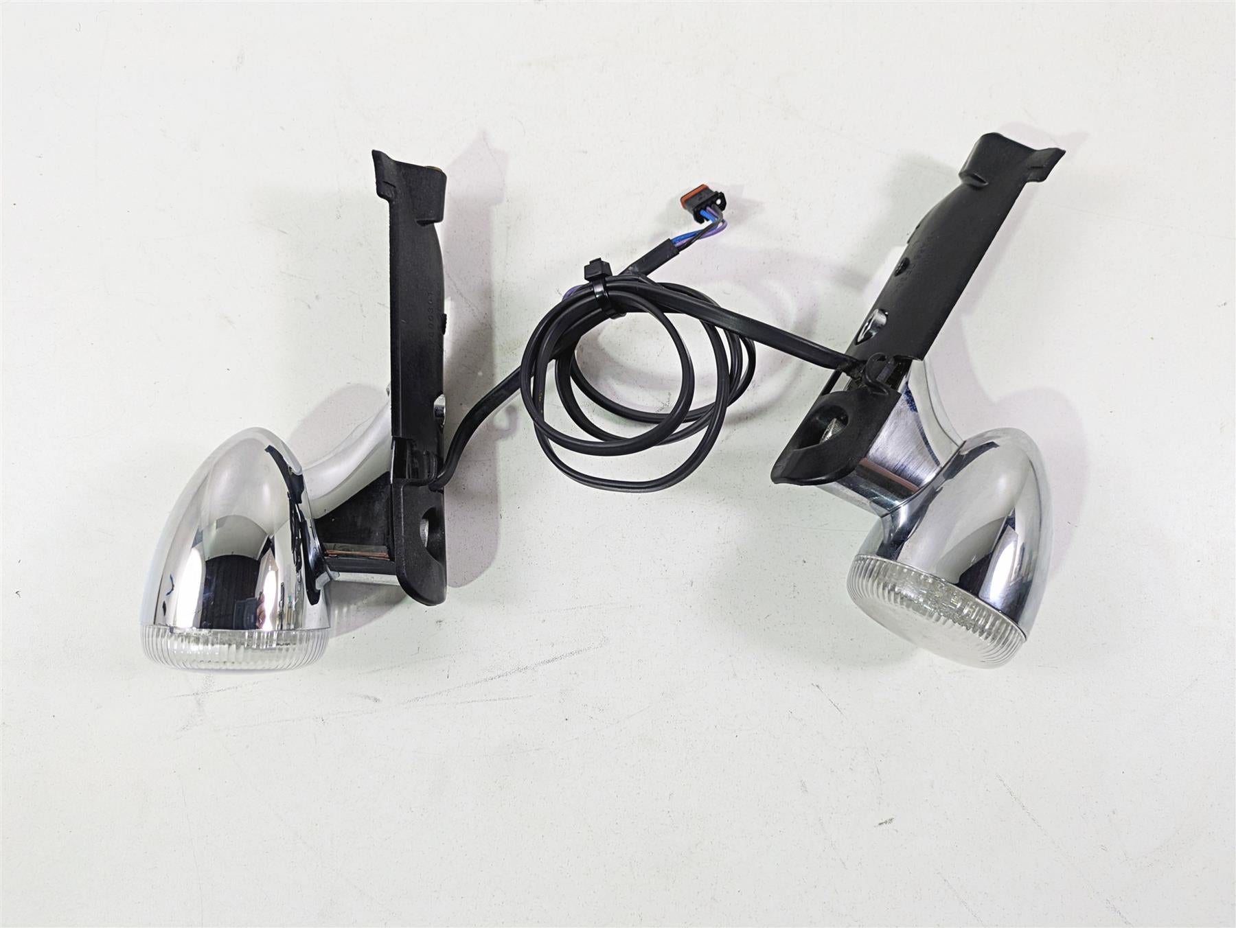 2021 Harley Touring FLTRX Road Glide Front Led Blinker & Mount Set 67800512