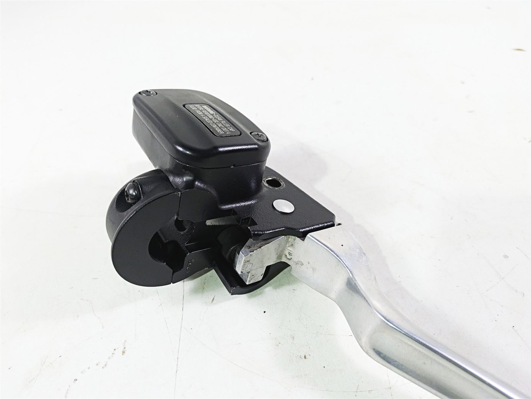 2018 Harley Softail FXFBS Fat Bob Front Brake Master Cylinder 5/8" 41700492 {{ shop.shopifyCountryName }} - Mototech271