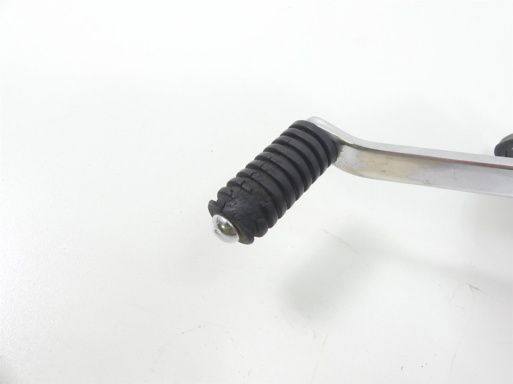 2007 Suzuki M109R VZR1800 Boulevard Left Rider Footpeg & Shifter 43521-48G01 {{ shop.shopifyCountryName }} - Mototech271