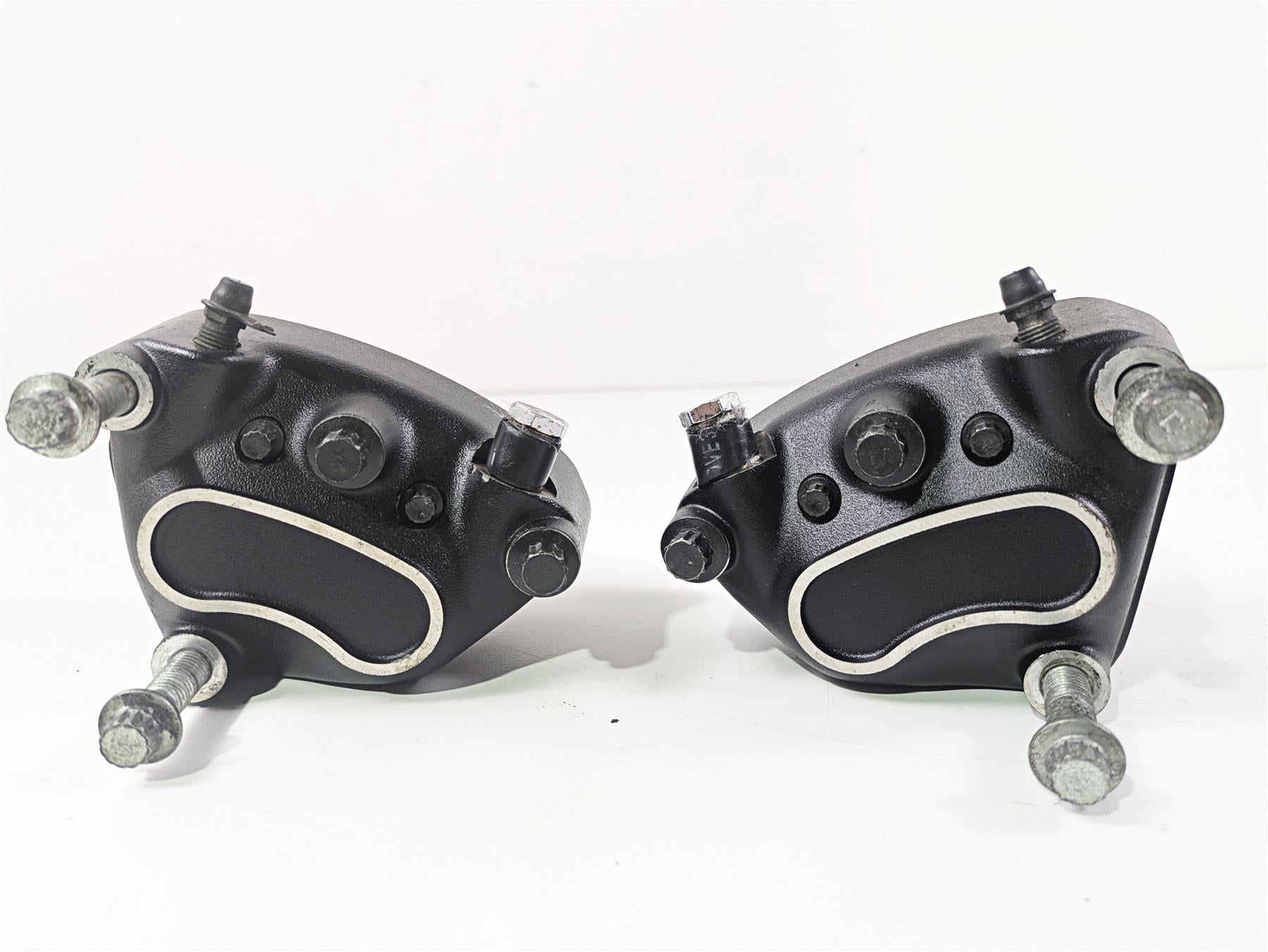 2001 Harley Touring FLHX Street Glide Front Brake Caliper Set 44023-00 44046-00 {{ shop.shopifyCountryName }} - Mototech271