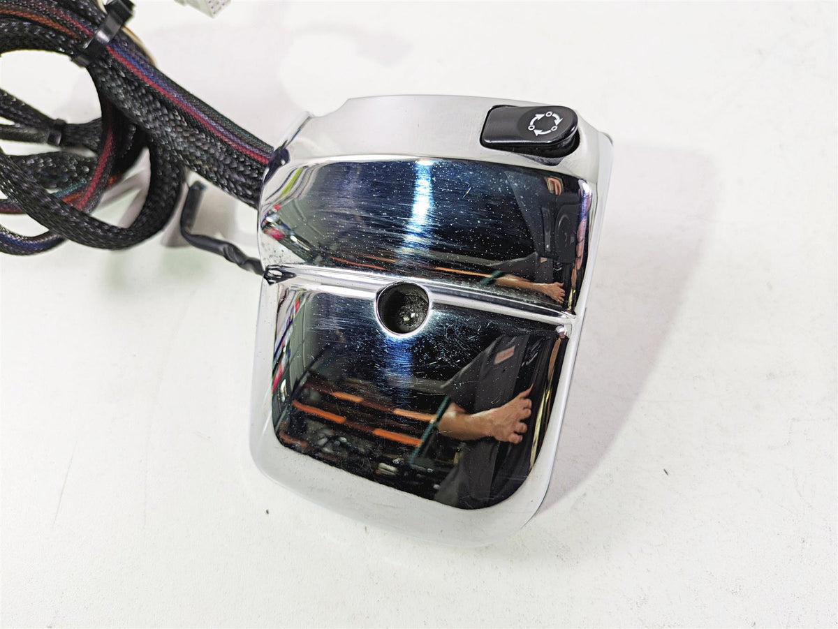 2017 Indian Chieftain Limited Chrome Left Hand Control Switch Audio 4015197 {{ shop.shopifyCountryName }} - Mototech271