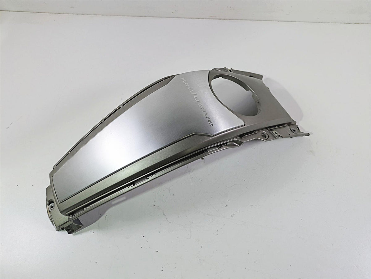 2014 BMW K1600 GTL K48 Fuel Tank Center Fairing Cover Cowl 46638536859 {{ shop.shopifyCountryName }} - Mototech271