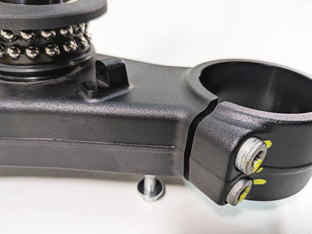 2020 Moto Guzzi V85 TT Adventure Lower Triple Tree Steering Clamp 2B004647 {{ shop.shopifyCountryName }} - Mototech271