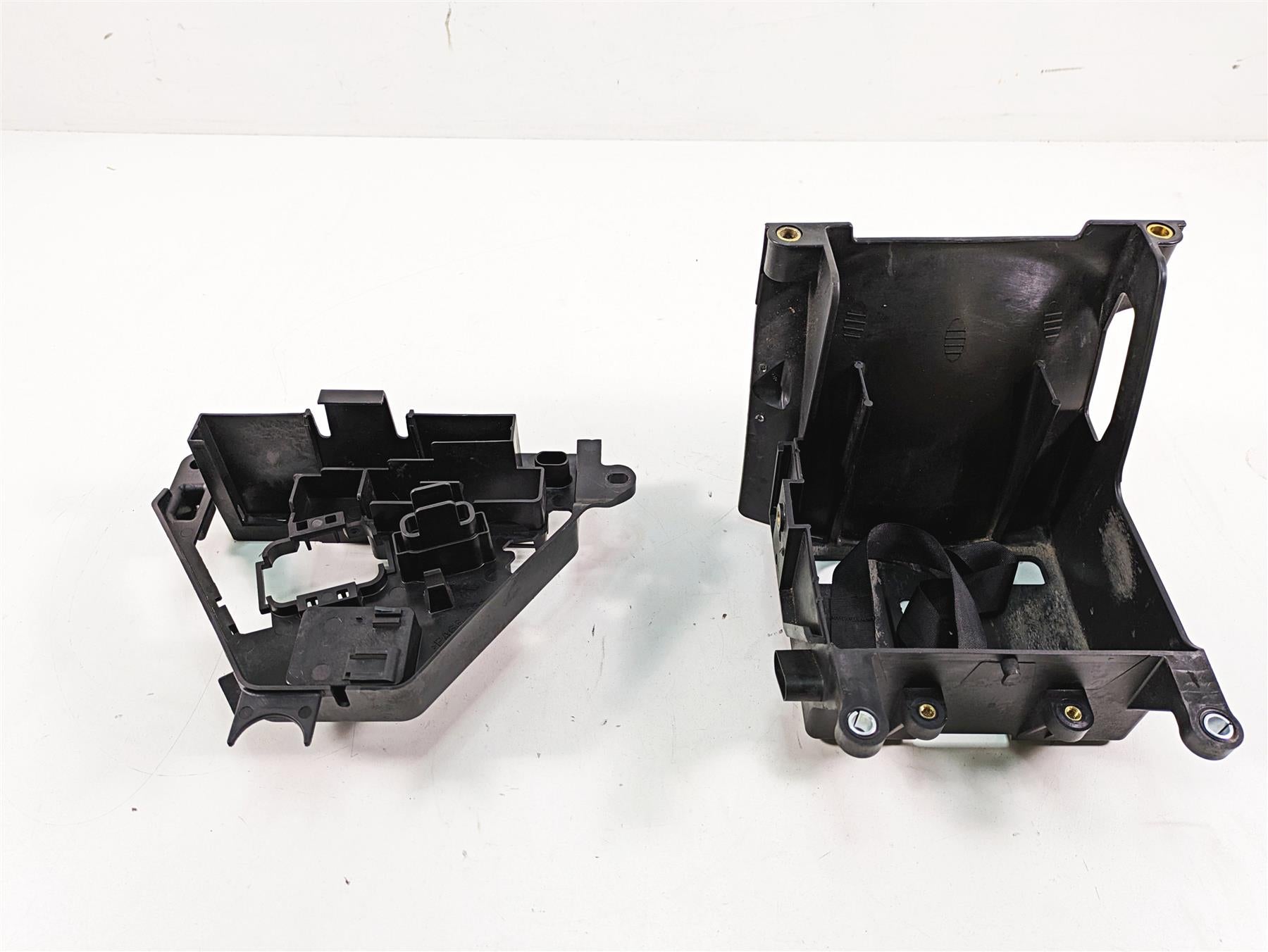 2019 Harley Touring FLHX Street Glide Battery Tray & Electrical Holder 66000010A {{ shop.shopifyCountryName }} - Mototech271