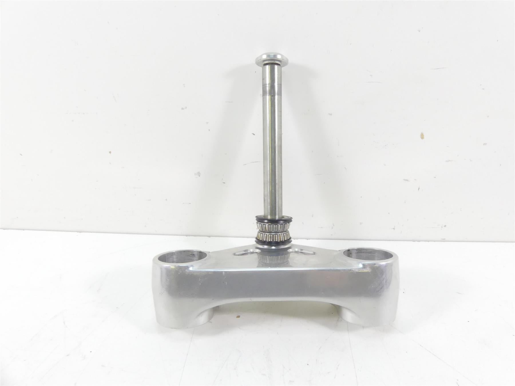 2011 Harley VRSCF Muscle Rod Lower Triple Tree Steering Clamp Yoke 46892-09 {{ shop.shopifyCountryName }} - Mototech271