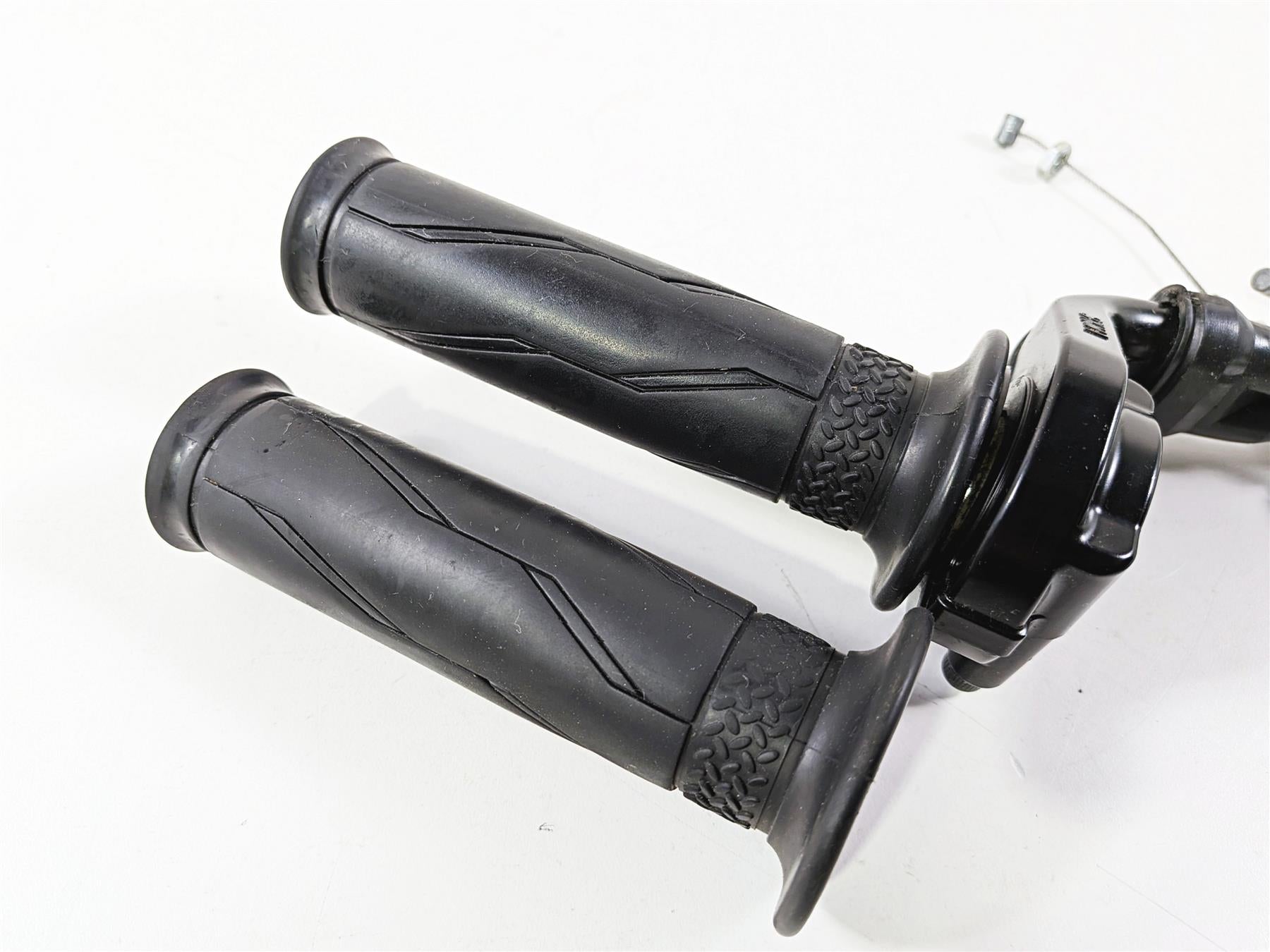 2016 Yamaha YZF R1 RN32 Hand Throttle Grip & Cables 5VY-26281-00-00 {{ shop.shopifyCountryName }} - Mototech271