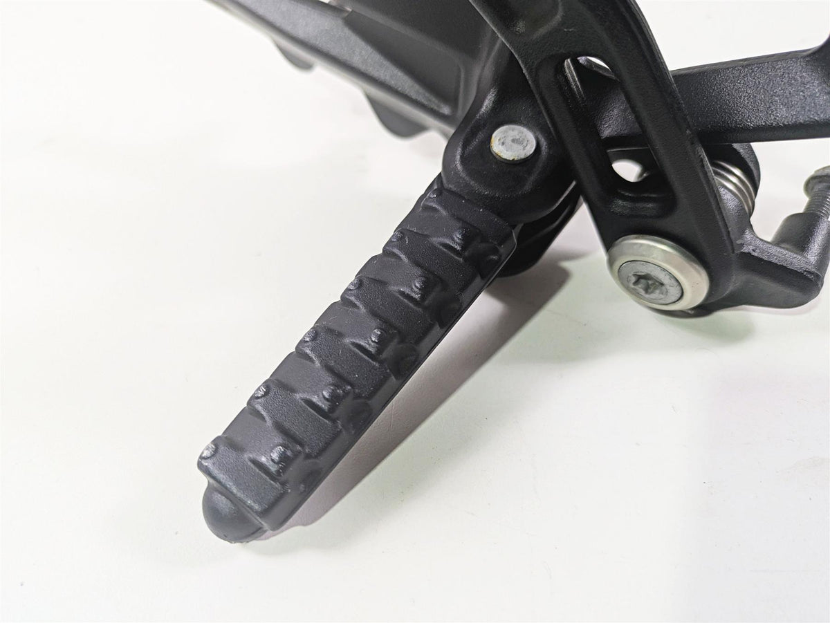 2017 KTM 1290 Super Duke GT Front Right Footpeg & Brake Pedal 6130303910033S {{ shop.shopifyCountryName }} - Mototech271