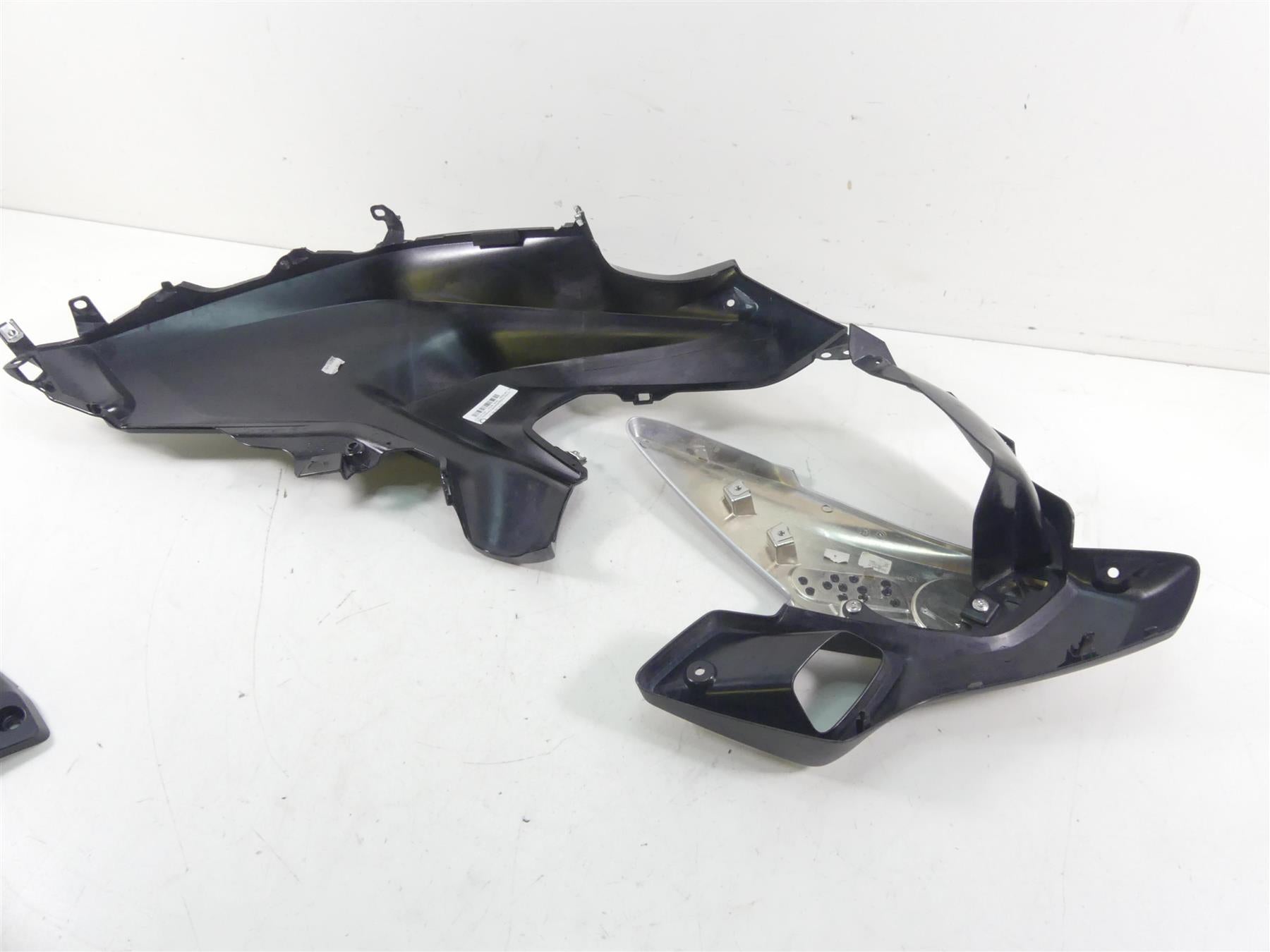 2017 BMW R1200GS GSW K50 Left Tank Side Fairing Cover Cowl Set 46638533659 {{ shop.shopifyCountryName }} - Mototech271