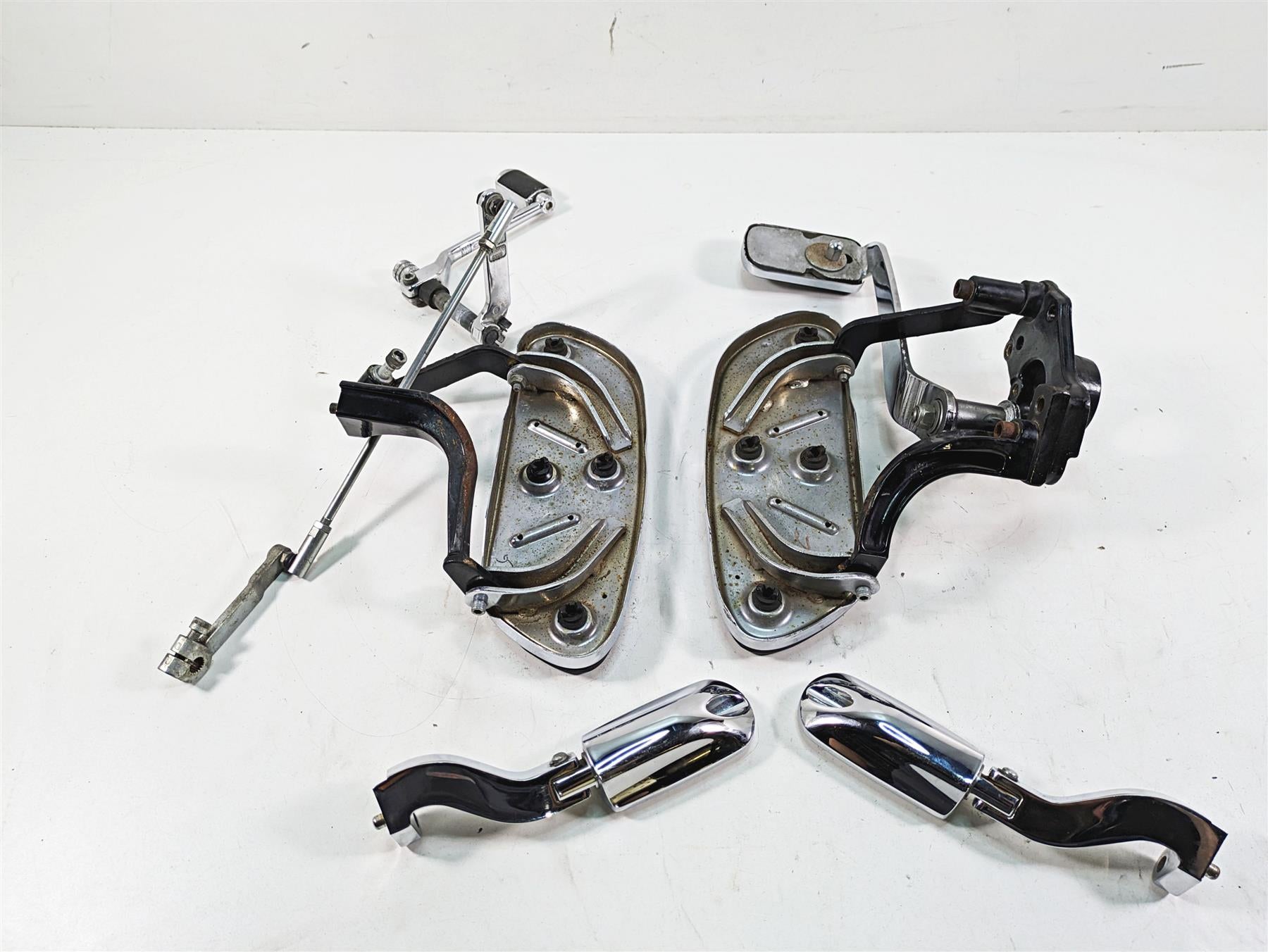 2011 Harley Touring FLTRU Road Glide Front Floorboard Rear Footpeg Set 50622-09A {{ shop.shopifyCountryName }} - Mototech271