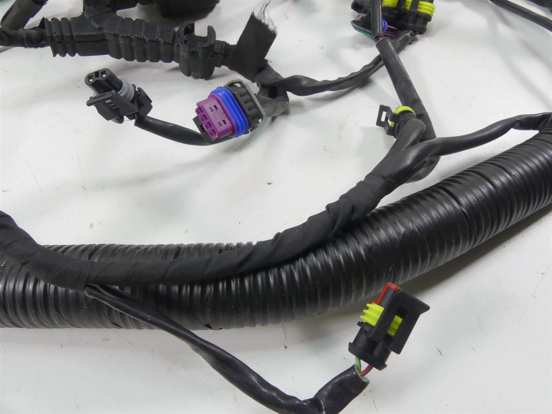 2015 Harley FLD Dyna Switchback Main Wiring Harness Abs - No Cuts 71075-12A {{ shop.shopifyCountryName }} - Mototech271