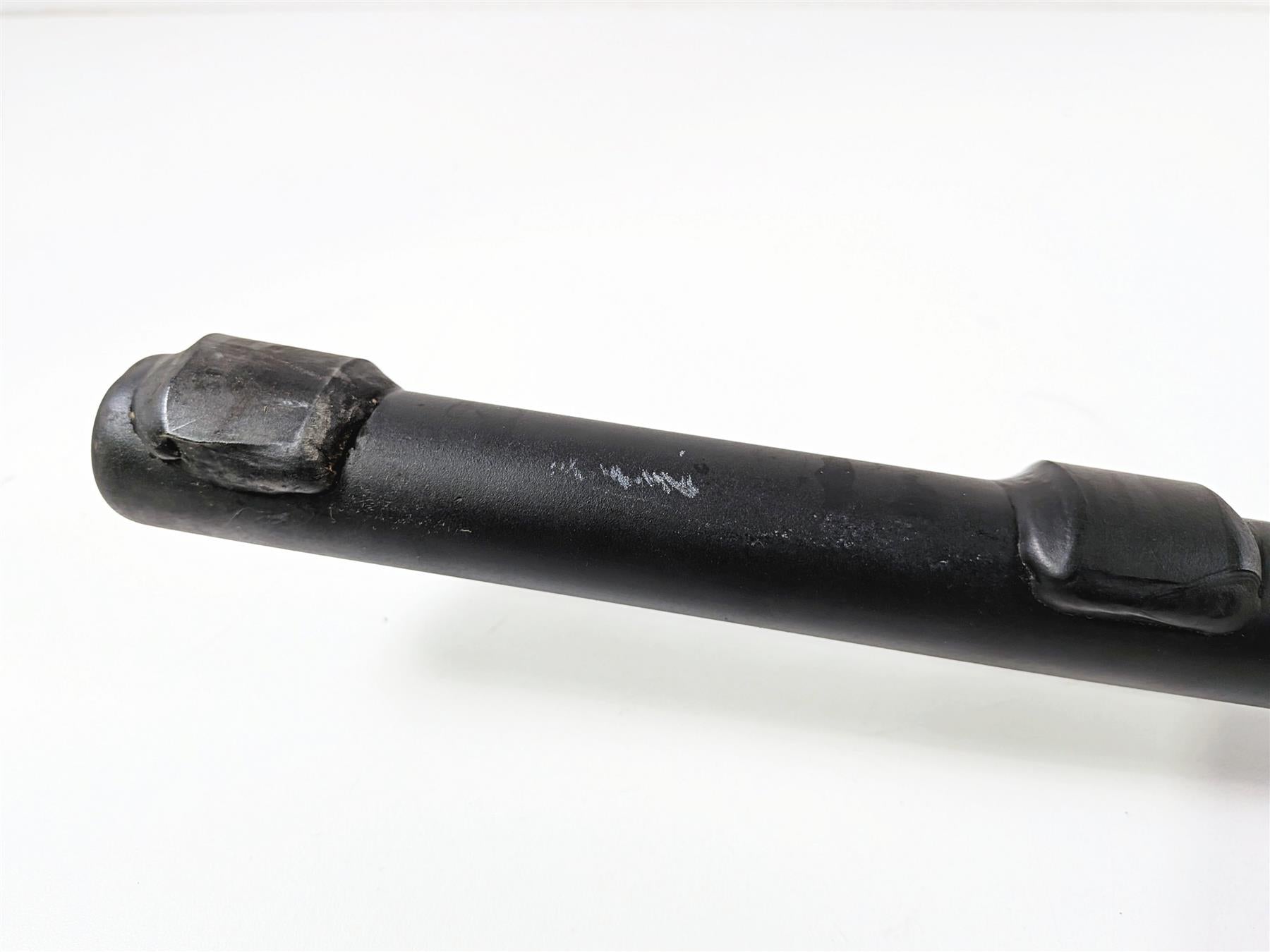 2006 Harley Sportster XL883 Low Exhaust Mount Cross Over Pipe Holder 64855-04 {{ shop.shopifyCountryName }} - Mototech271