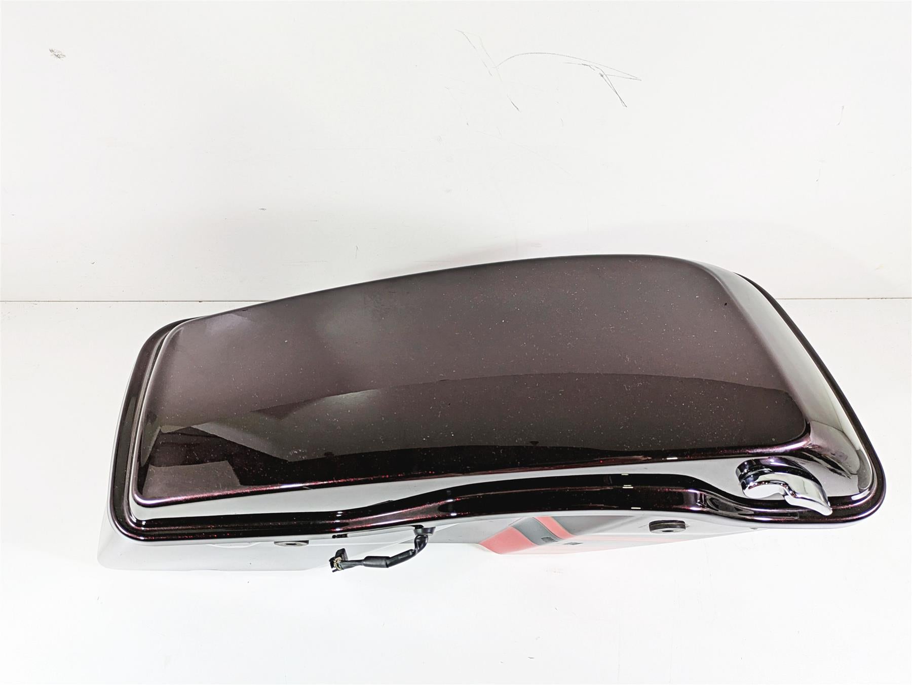 2017 Harley Touring FLHTKSE CVO E-Glide Left Saddlebag Black Garnet 90200414 {{ shop.shopifyCountryName }} - Mototech271