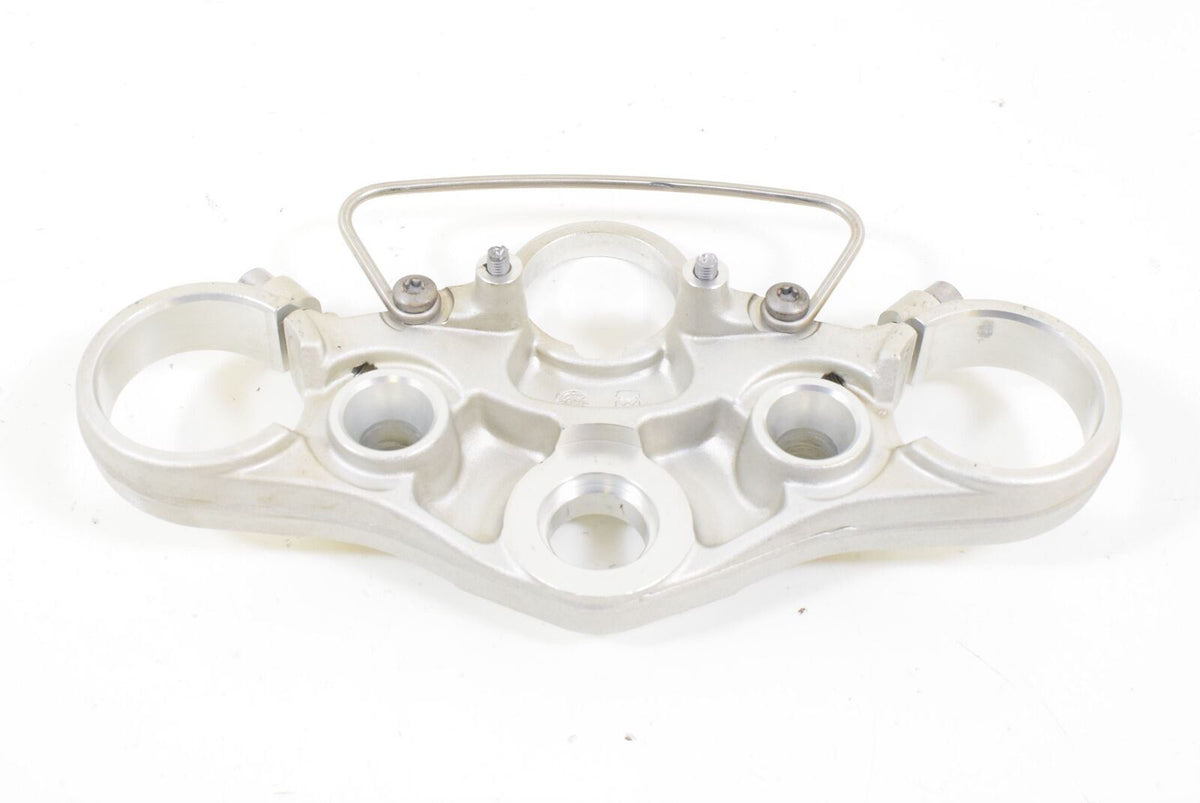 2011 Triumph Speed Triple 1050 Upper Triple Tree Steering Clamp T2040557 {{ shop.shopifyCountryName }} - Mototech271
