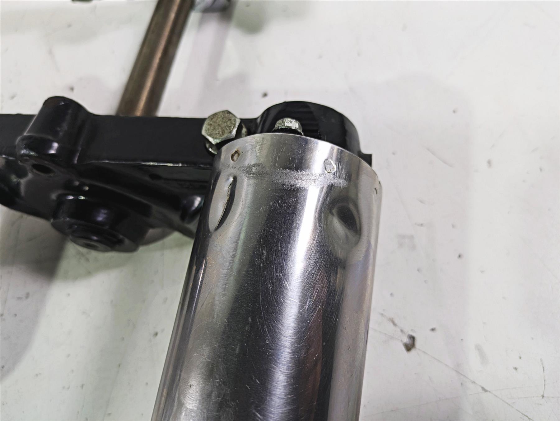 2002 Harley FLSTC Softail Heritage Upper Lower Triple Tree Set 45605-00A {{ shop.shopifyCountryName }} - Mototech271
