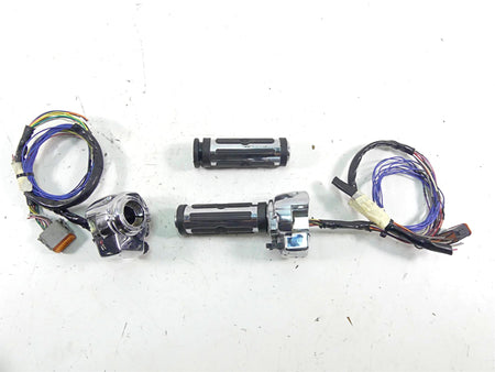 2002 Harley Touring FLHTC Electra Glide Chrome Hand Control Switch Set 71685-06A {{ shop.shopifyCountryName }} - Mototech271