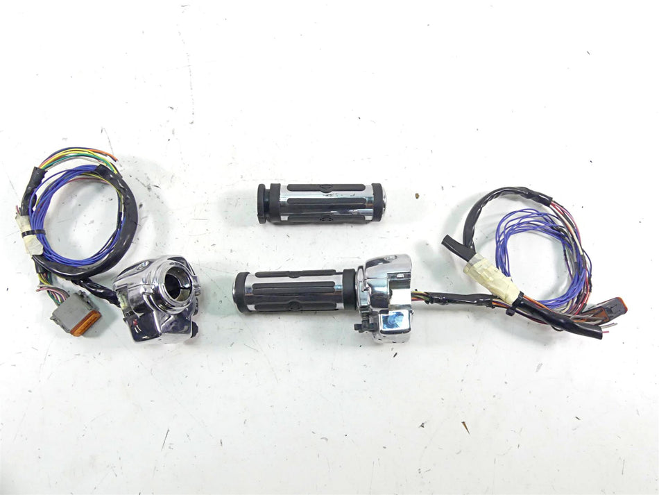 2002 Harley Touring FLHTC Electra Glide Chrome Hand Control Switch Set 71685-06A {{ shop.shopifyCountryName }} - Mototech271