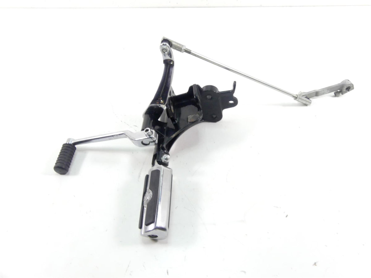 2017 Harley Softail FXSB Breakout Front Left Footpeg & Shifter 33683-07 34564-90 {{ shop.shopifyCountryName }} - Mototech271