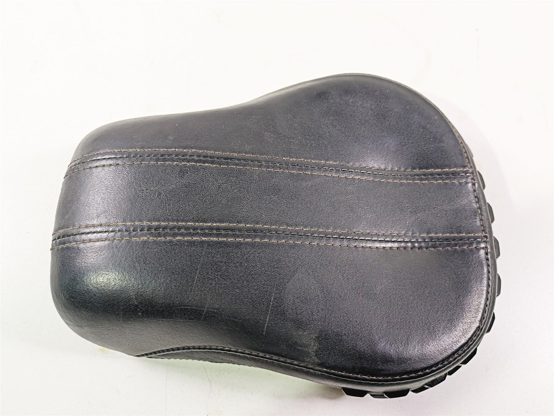 2018 Harley FLHCS Softail Heritage 115th Rear Passenger Seat - No Tears 52400148 {{ shop.shopifyCountryName }} - Mototech271
