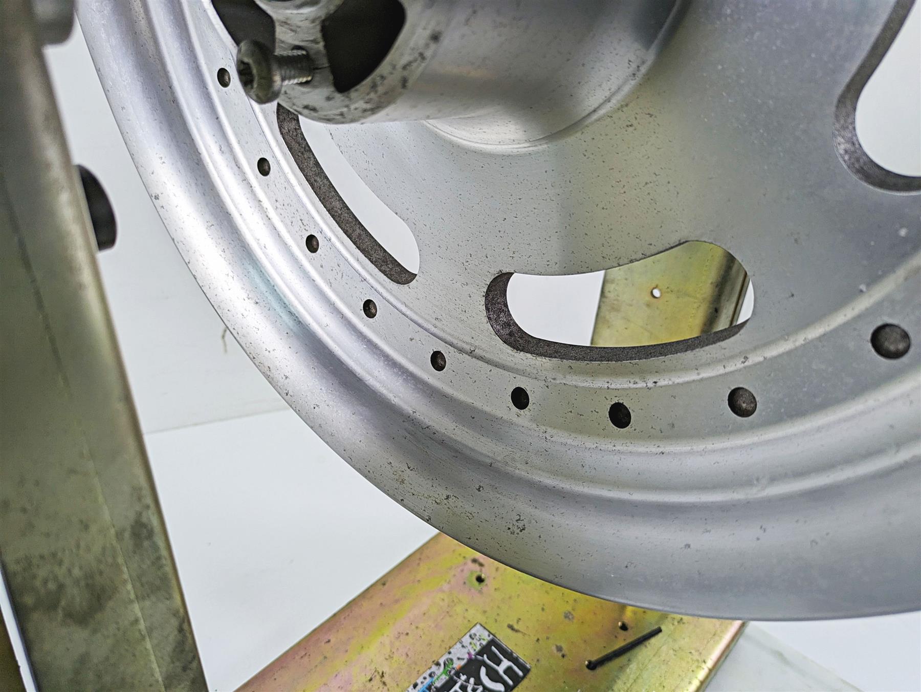 2009 Harley FXDF Dyna Fat Bob Straight 16x3 Slotted Front Wheel Rim 43300172 {{ shop.shopifyCountryName }} - Mototech271