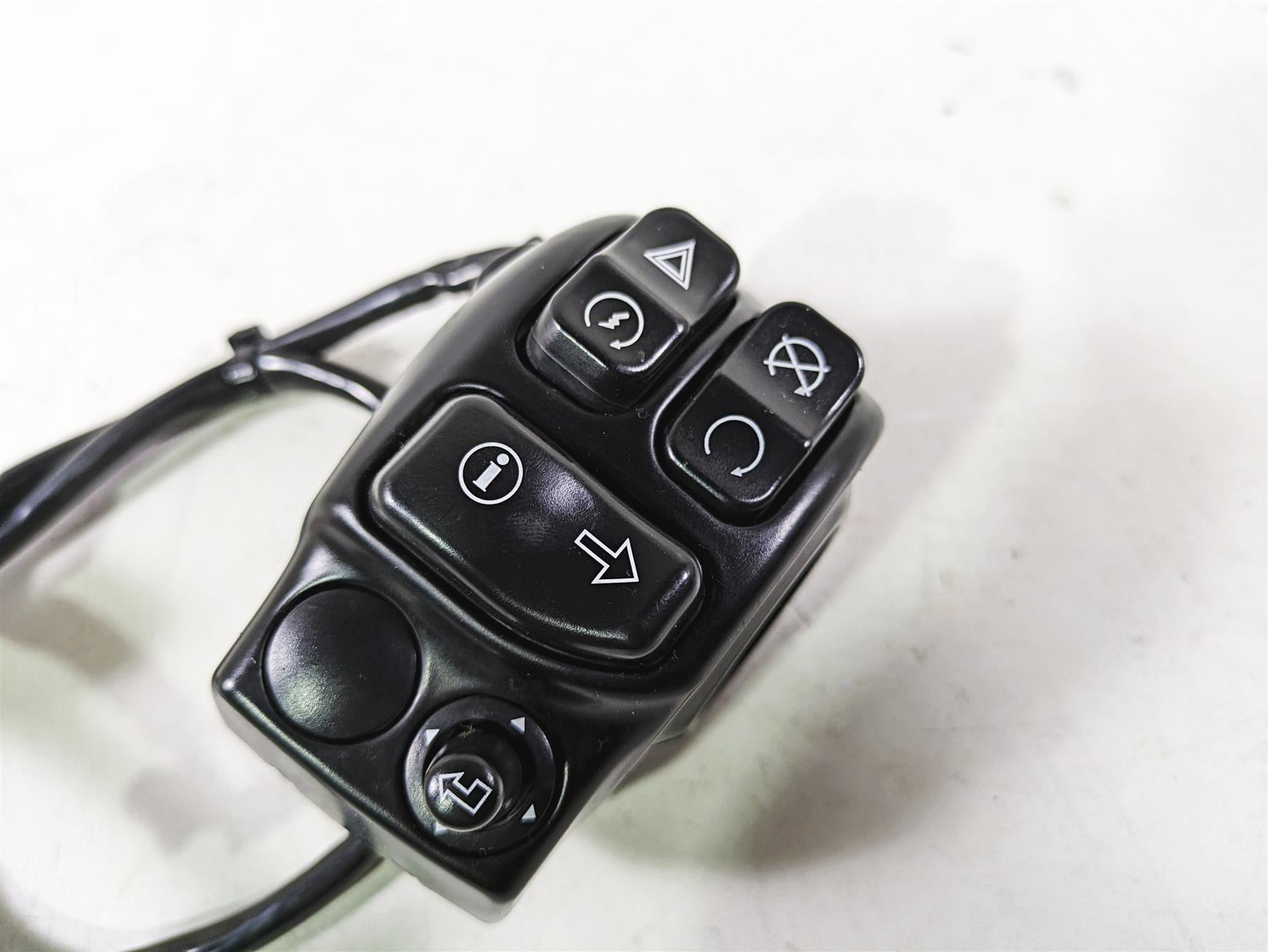 2017 Harley Touring FLTRXS Road Glide Right Hand Control Switch 71500129C {{ shop.shopifyCountryName }} - Mototech271