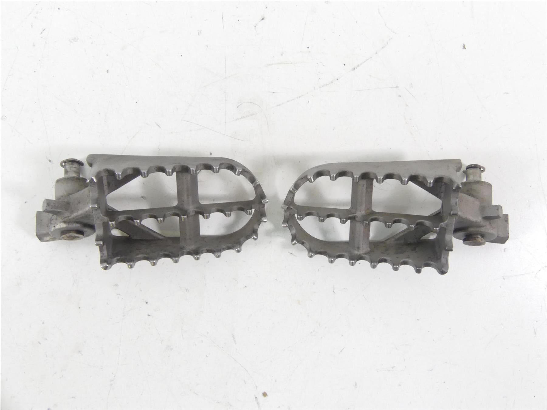 2012 BMW R1200 GS K255 Adventure Front Footpeg Foot Peg Rest Set 46717694557 {{ shop.shopifyCountryName }} - Mototech271