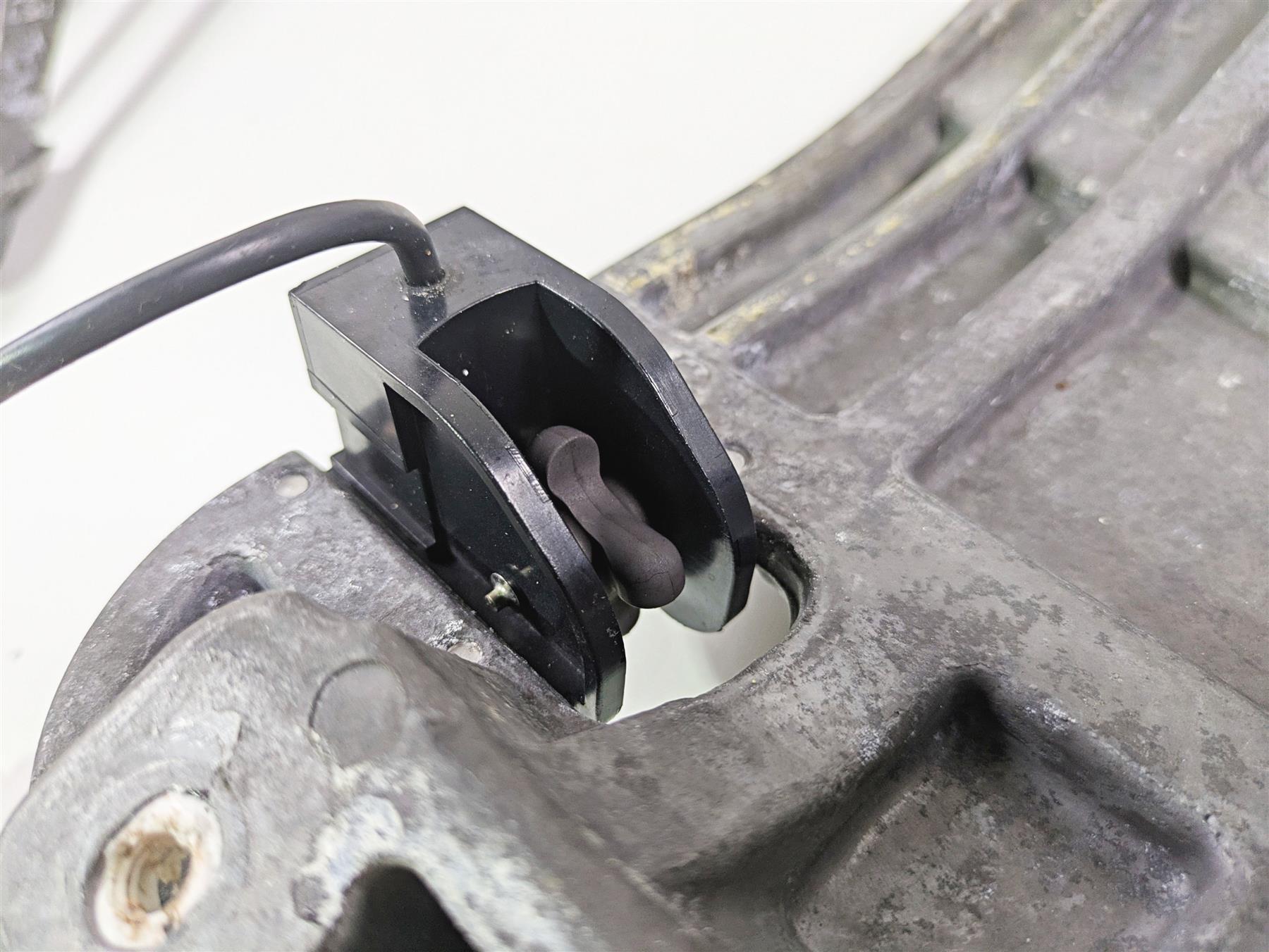 2019 Yamaha VX Cruiser HO 1800 Skid Plate Speed Sensor Set F2W-U273B-00-00 {{ shop.shopifyCountryName }} - Mototech271