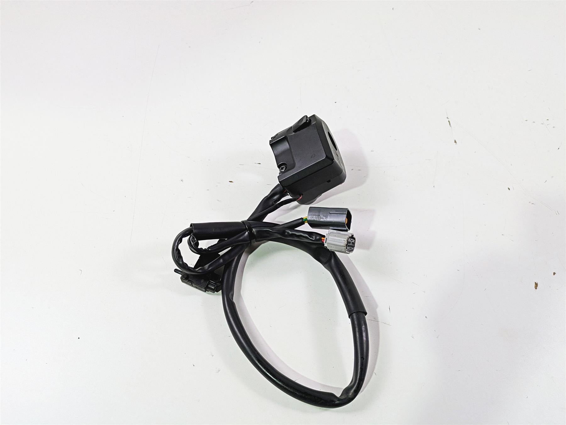 2013 Triumph Tiger 1215 Explorer Left Hand Turn Signal Control Switch T2042035 {{ shop.shopifyCountryName }} - Mototech271