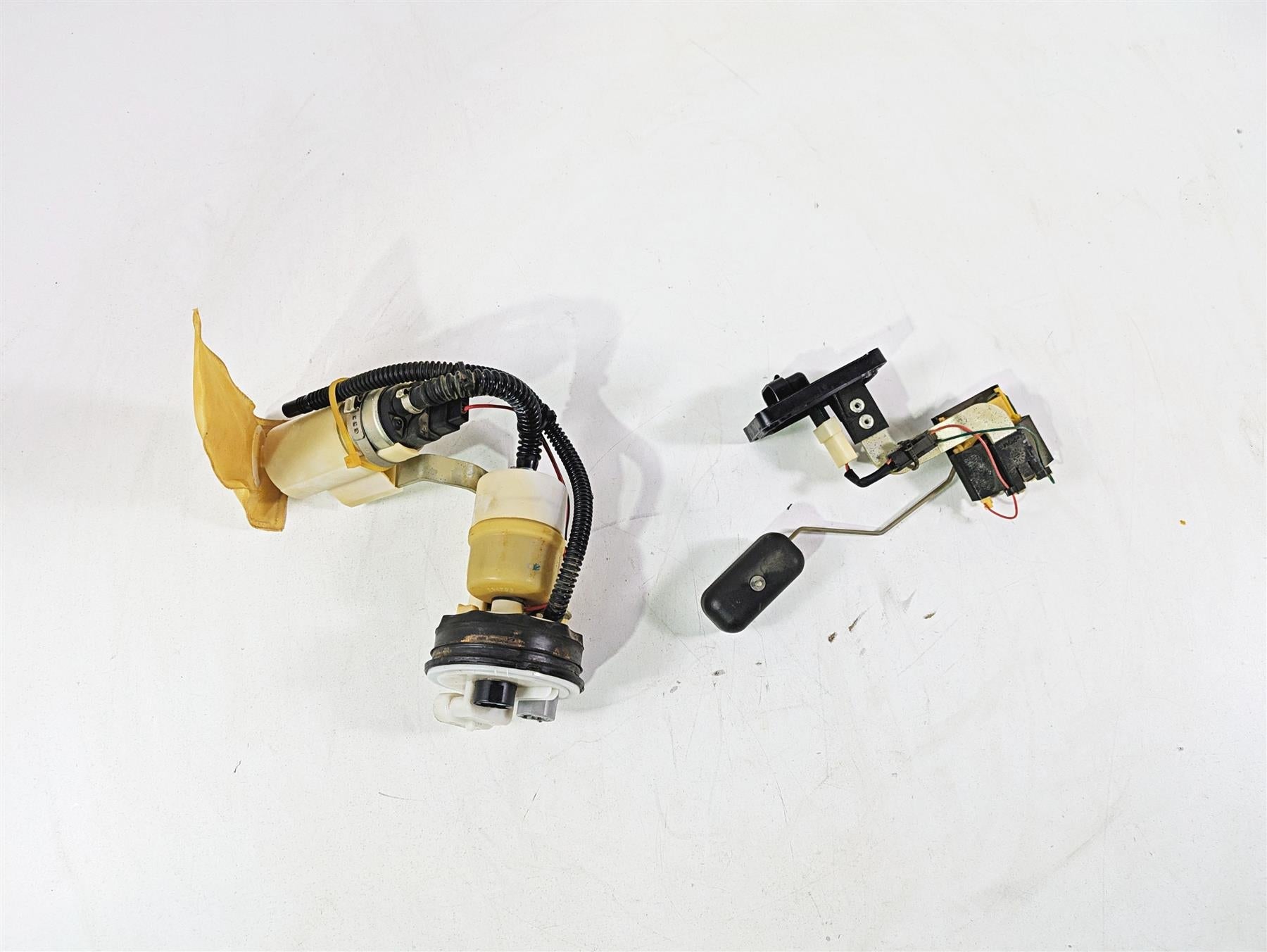 2022 Ducati Scrambler Desert Sled Fuel Gas Petrol Pump & Level Sender 16014853A {{ shop.shopifyCountryName }} - Mototech271