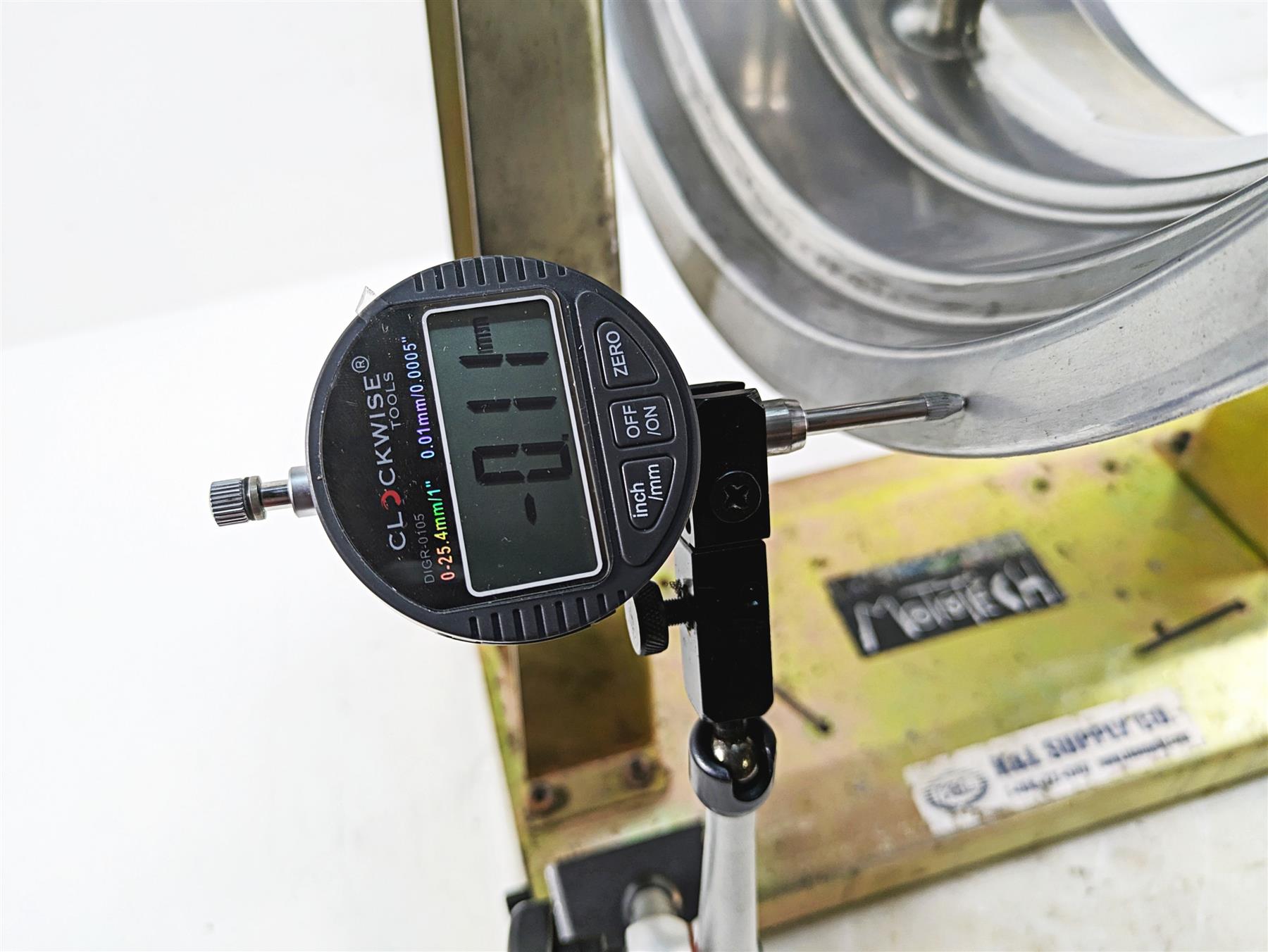 2009 Harley FXCWC Softail Rocker C Straight 18x8 Rear Wheel Rim 41497 ...