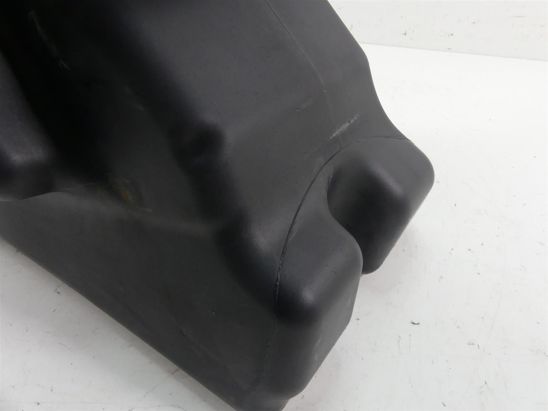 2012 Harley VRSCF Muscle Rod Plastic Fuel Gas Petrol Tank Reservoir 61328-07A {{ shop.shopifyCountryName }} - Mototech271