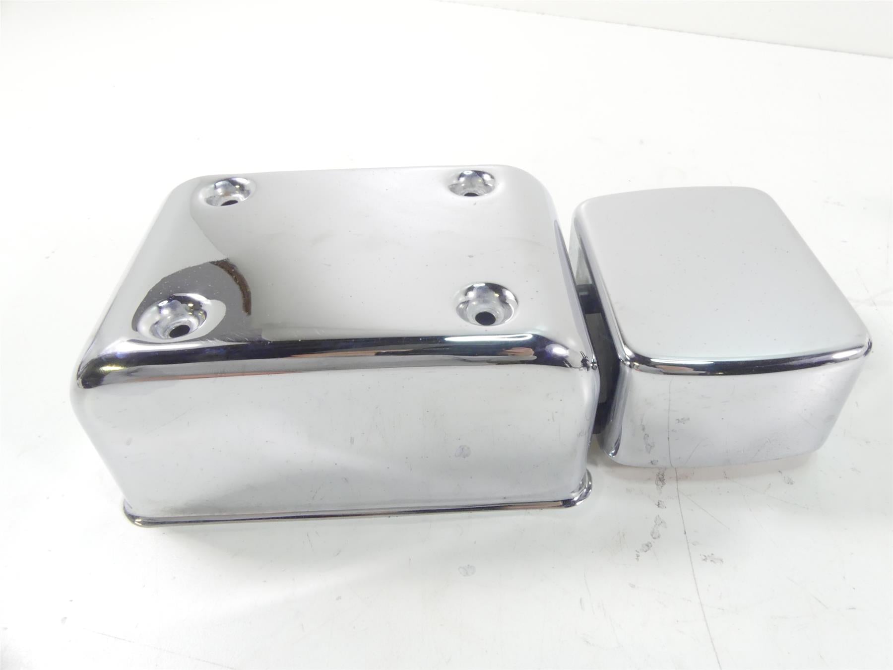 1995 Harley Dyna FXDL Low Rider Electrical Battery Chrome Cover Carrier 66347-91 {{ shop.shopifyCountryName }} - Mototech271