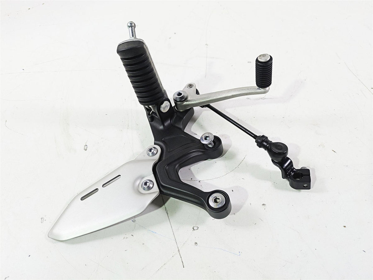 2022 Kawasaki ZR900RS Cafe Left Foot Peg Rest & Shift Lever Set 13236-0808 {{ shop.shopifyCountryName }} - Mototech271