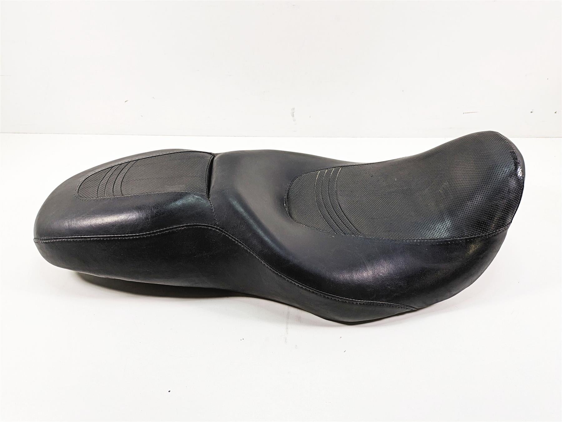 2006 Harley Touring FLHXI Street Glide Oem Driver Duo Seat Saddle -Read 52320-06 {{ shop.shopifyCountryName }} - Mototech271