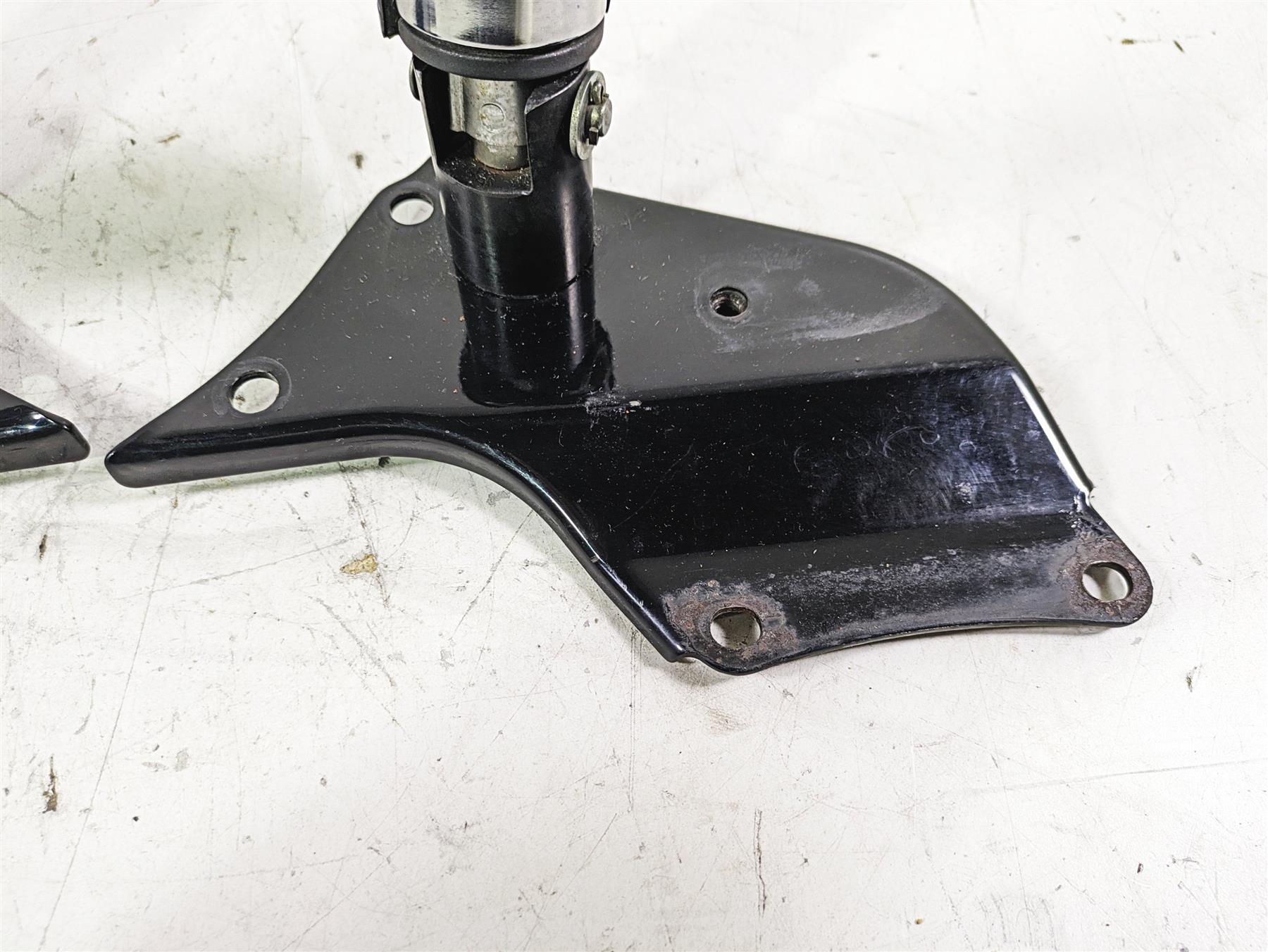 1998 Honda GL1500 Valkyrie Tour Rear Passenger Footpeg Rest Set 50715-MZ0-000 {{ shop.shopifyCountryName }} - Mototech271