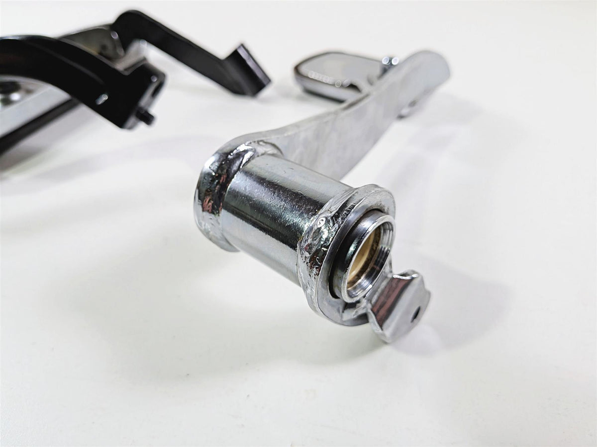 2016 Harley Touring FLHX Street Glide Right Floor Board & Brake Pedal 50674-05 {{ shop.shopifyCountryName }} - Mototech271