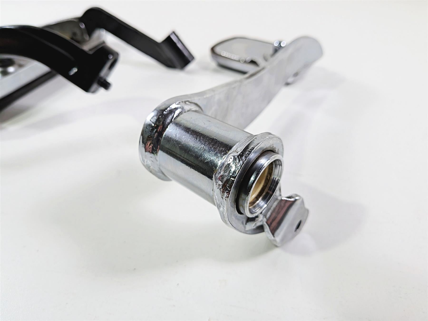 2016 Harley Touring FLHX Street Glide Right Floor Board & Brake Pedal 50674-05 {{ shop.shopifyCountryName }} - Mototech271