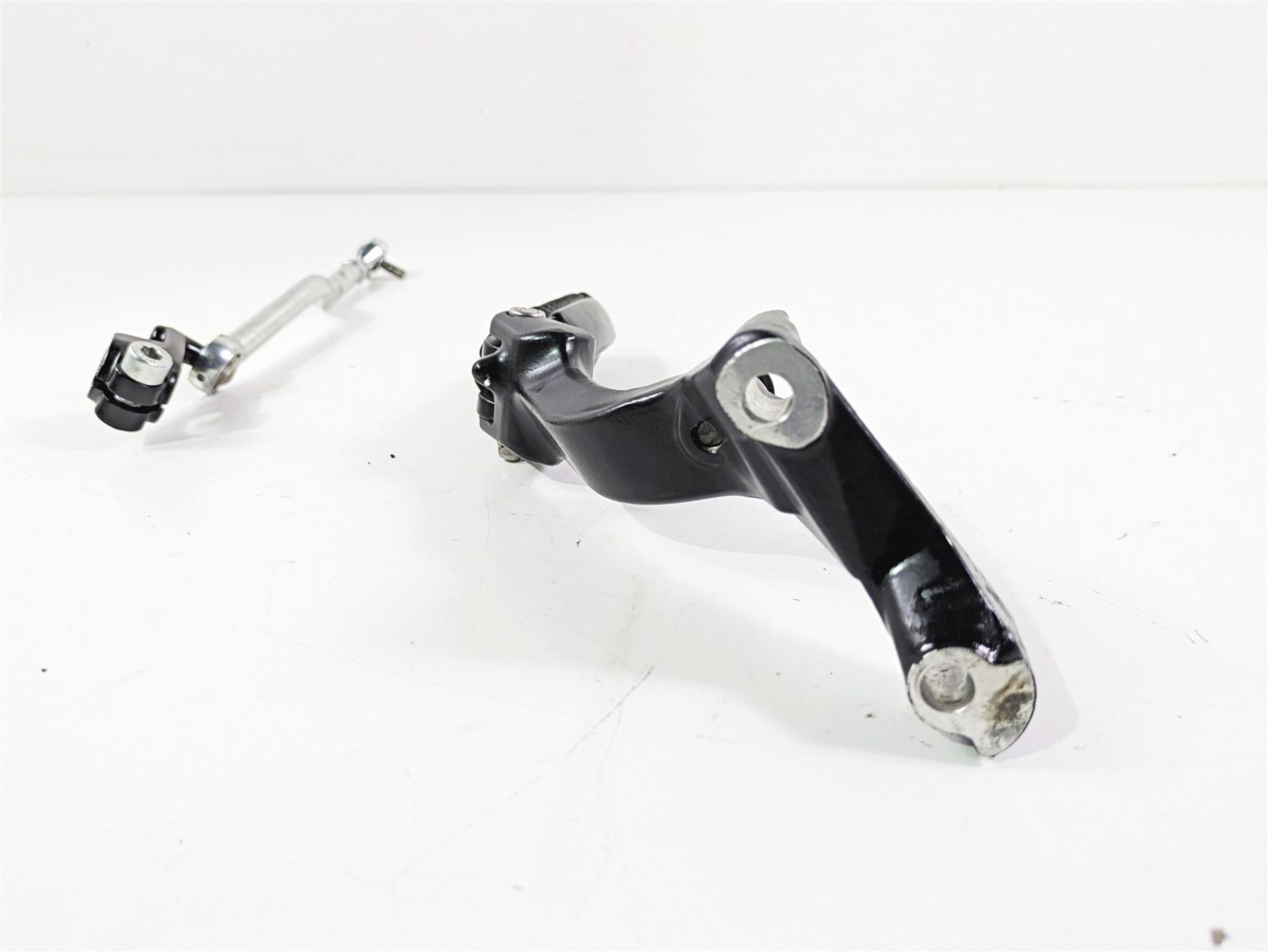 2024 Harley Sportster RH975 S Front Left Mid Footpeg & Link 33600348 {{ shop.shopifyCountryName }} - Mototech271