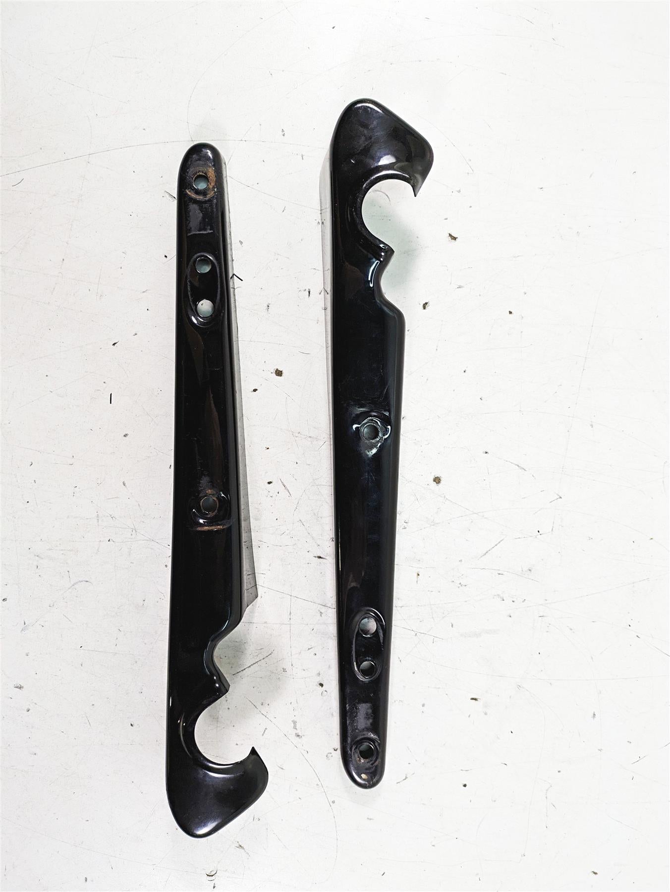 2017 Harley XL883 N Sportster Iron Rear Fender Struts Braces 60203-06 60204-06 {{ shop.shopifyCountryName }} - Mototech271