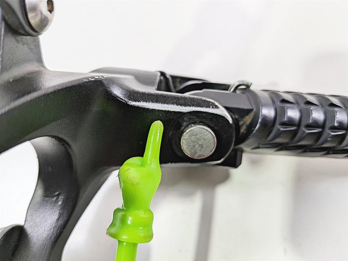 2024 Suzuki GSXR 600 Left Front Footpeg & Shifter 43521-47H20 25600-14J11 {{ shop.shopifyCountryName }} - Mototech271