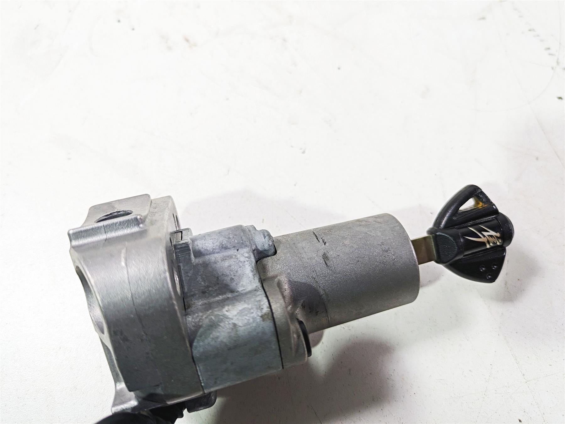 2018 Suzuki GSX1300 R Hayabusa Ignition Switch Key Lock Set - Read 37100-15850 {{ shop.shopifyCountryName }} - Mototech271