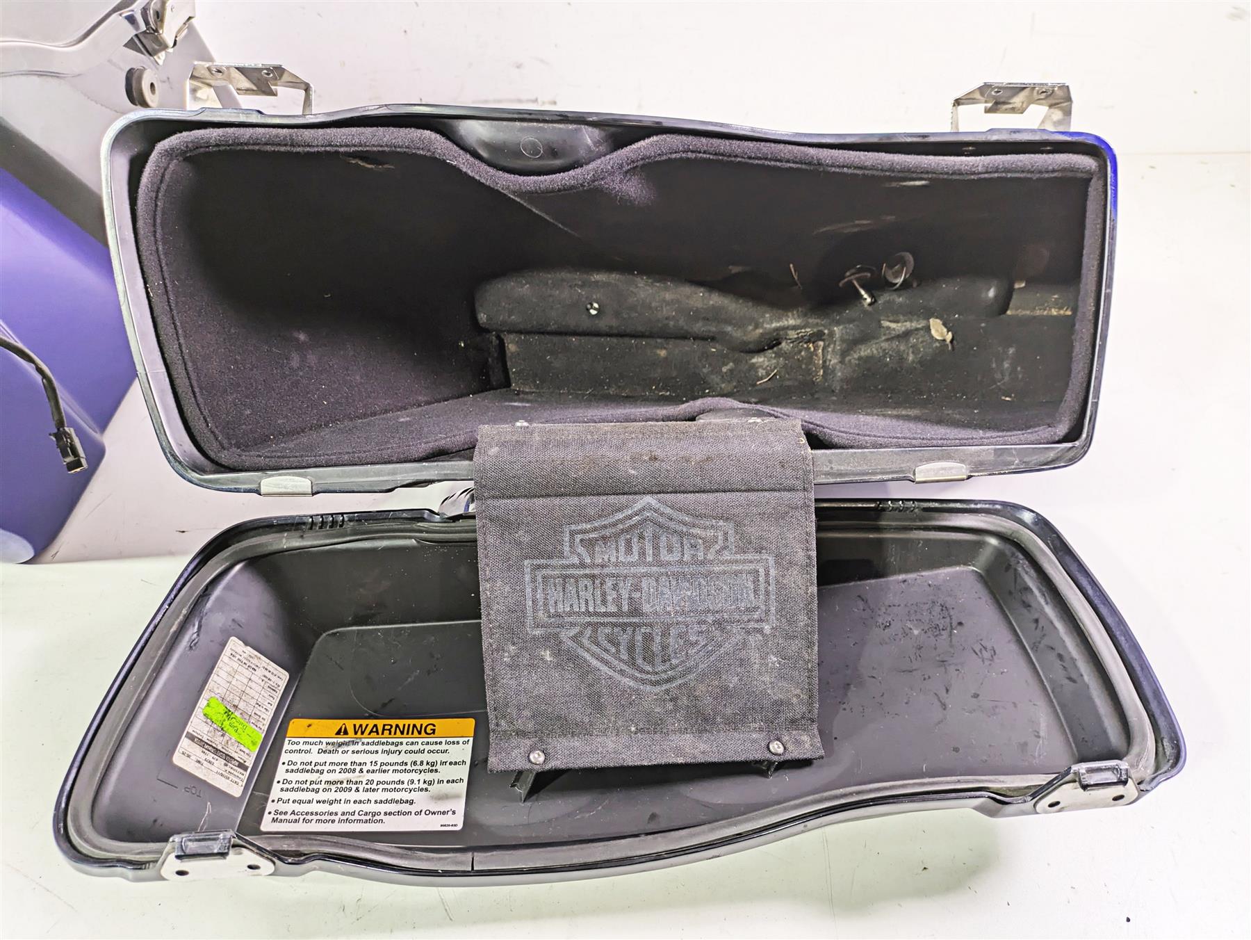 2011 Harley Touring FLHTCUSE CVO E-Glide Saddlebag Set 91171-07 L 91190-07 {{ shop.shopifyCountryName }} - Mototech271