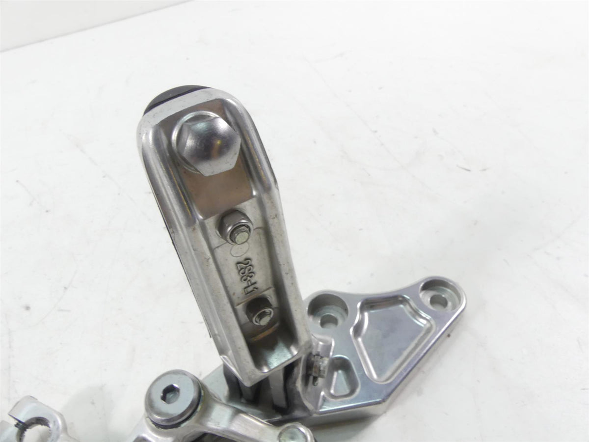 2013 Yamaha VMX17 V-Max 1700 Left Footpeg Foot Peg + Shifter Set 2S3-27442-00-00 {{ shop.shopifyCountryName }} - Mototech271