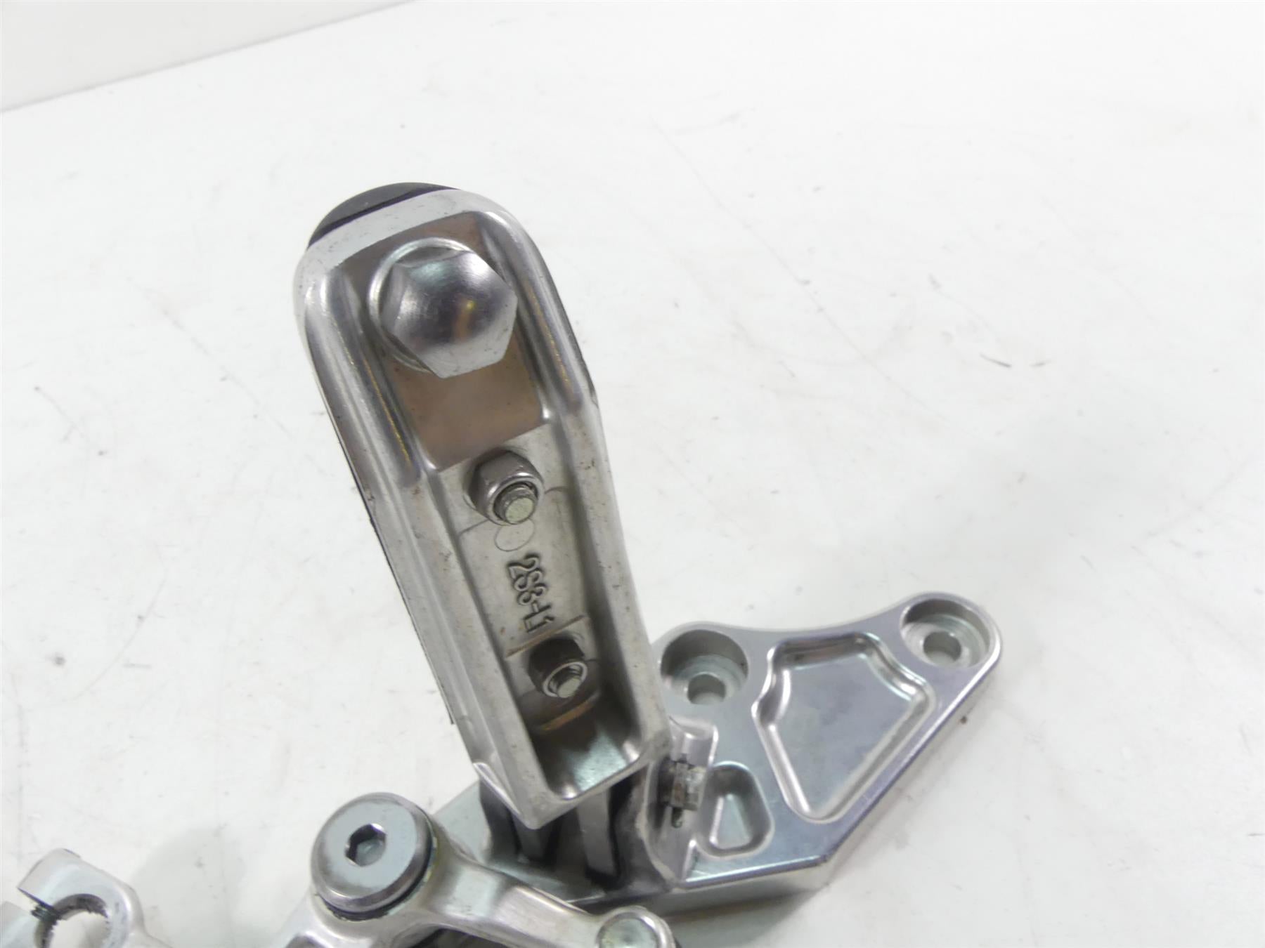 2013 Yamaha VMX17 V-Max 1700 Left Footpeg Foot Peg + Shifter Set 2S3-27442-00-00 {{ shop.shopifyCountryName }} - Mototech271