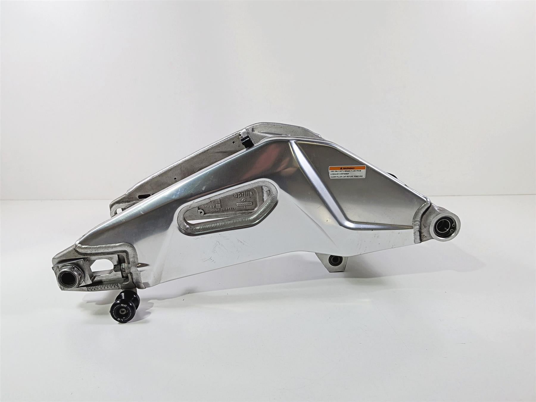 2016 Aprilia RSV 1100 Tuono V4 Factory Rear Swingarm Swing Arm & Axle 2B001289 {{ shop.shopifyCountryName }} - Mototech271