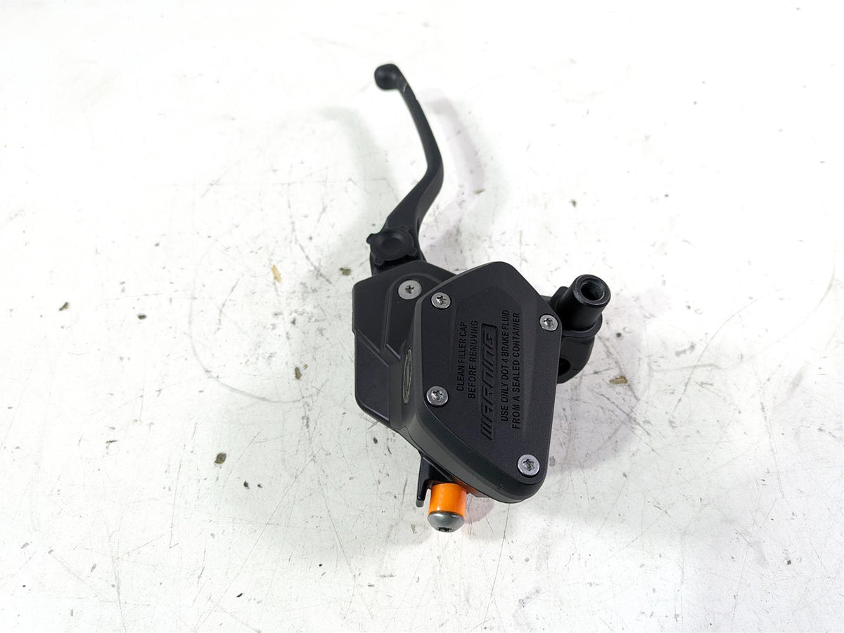 2022 BMW R1250 RT K052 Front Brake Master Cylinder 32728559604 {{ shop.shopifyCountryName }} - Mototech271