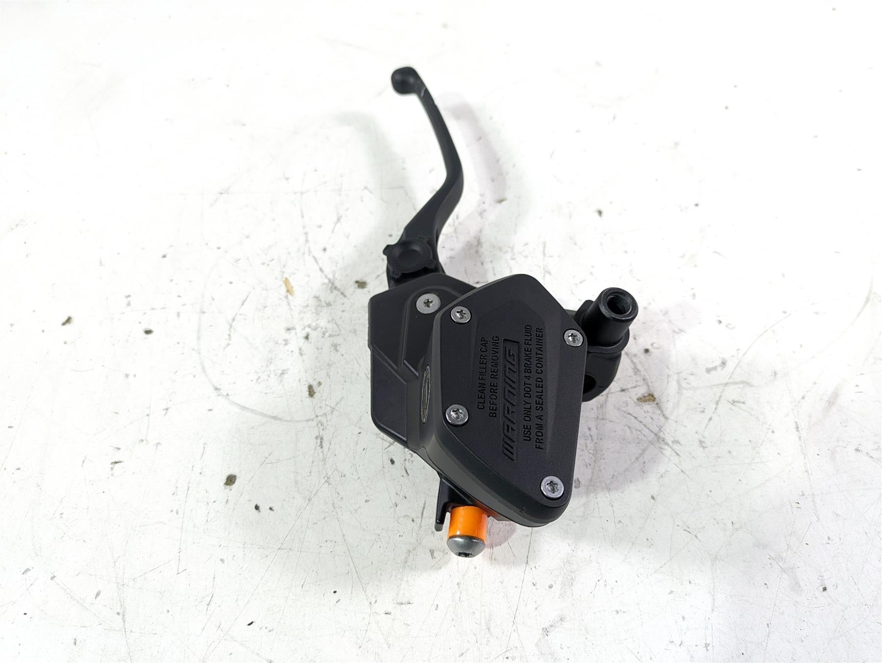 2022 BMW R1250 RT K052 Front Brake Master Cylinder 32728559604 {{ shop.shopifyCountryName }} - Mototech271