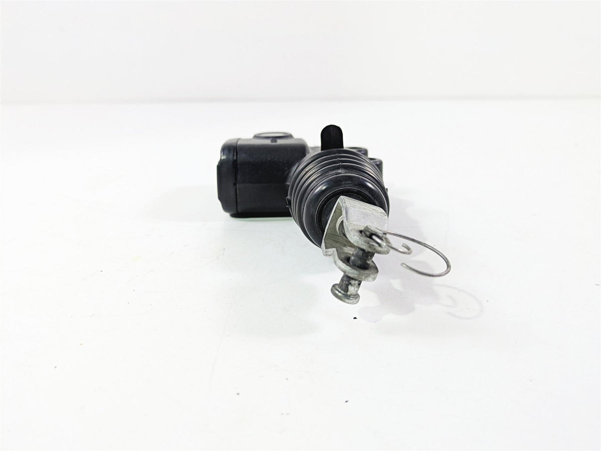2020 Harley Softail FXST Standard Rear Brake Master Cylinder 5/8" 41700460 {{ shop.shopifyCountryName }} - Mototech271