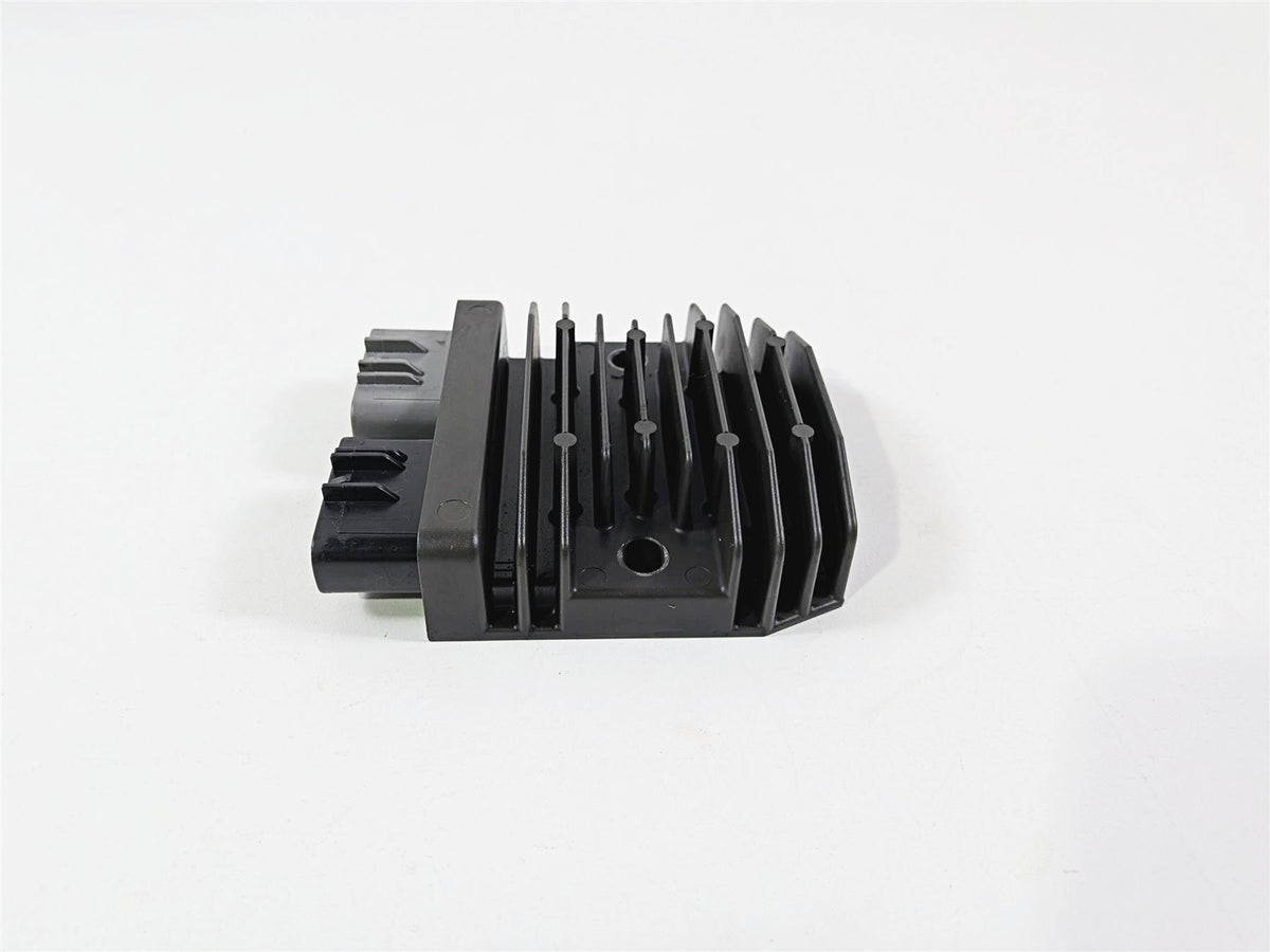 2012 Yamaha XV1900 Raider S Voltage Regulator Rectifier 1D7-81960-00-00 FH020AA {{ shop.shopifyCountryName }} - Mototech271
