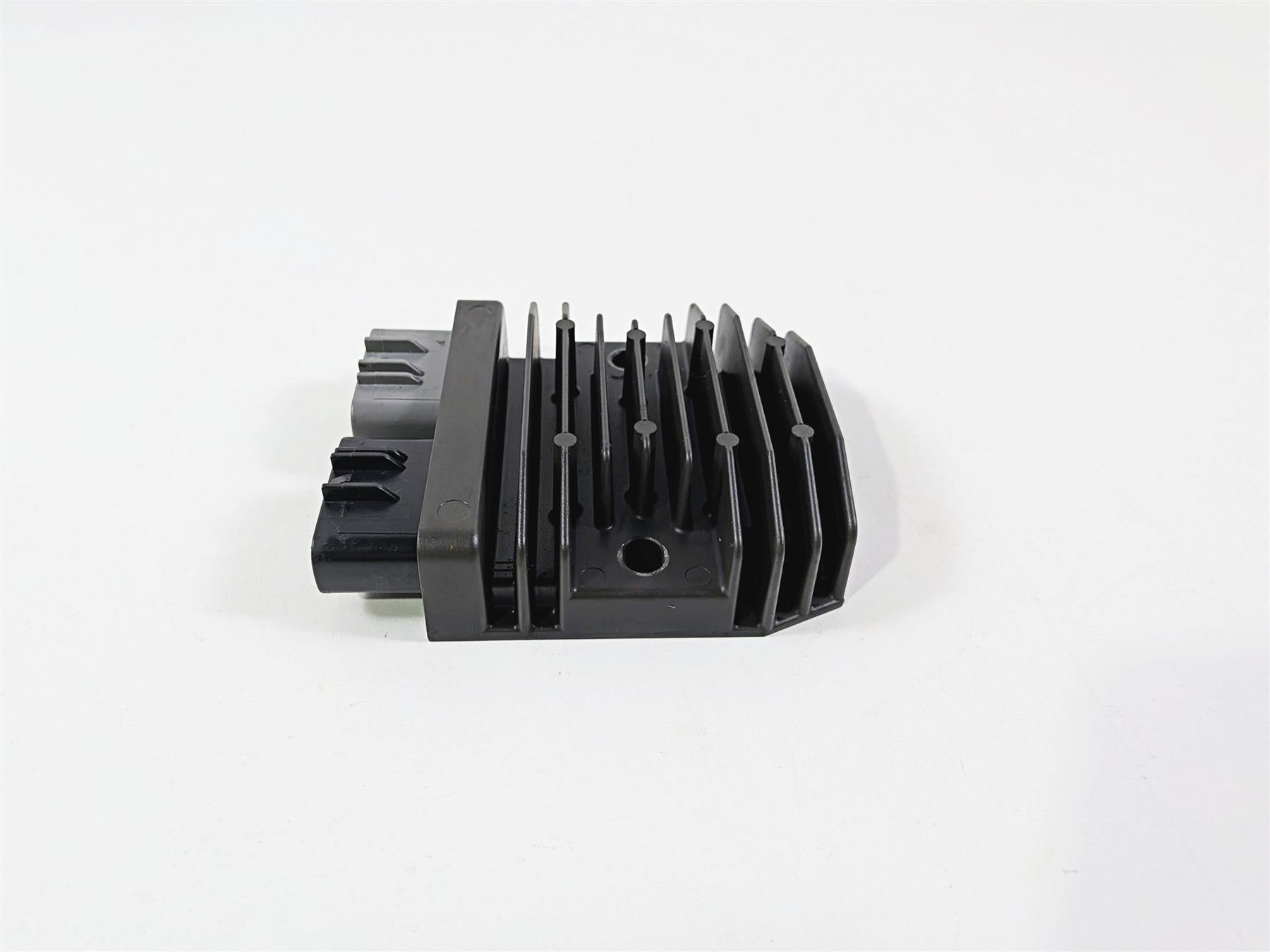 2012 Yamaha XV1900 Raider S Voltage Regulator Rectifier 1D7-81960-00-00 FH020AA {{ shop.shopifyCountryName }} - Mototech271