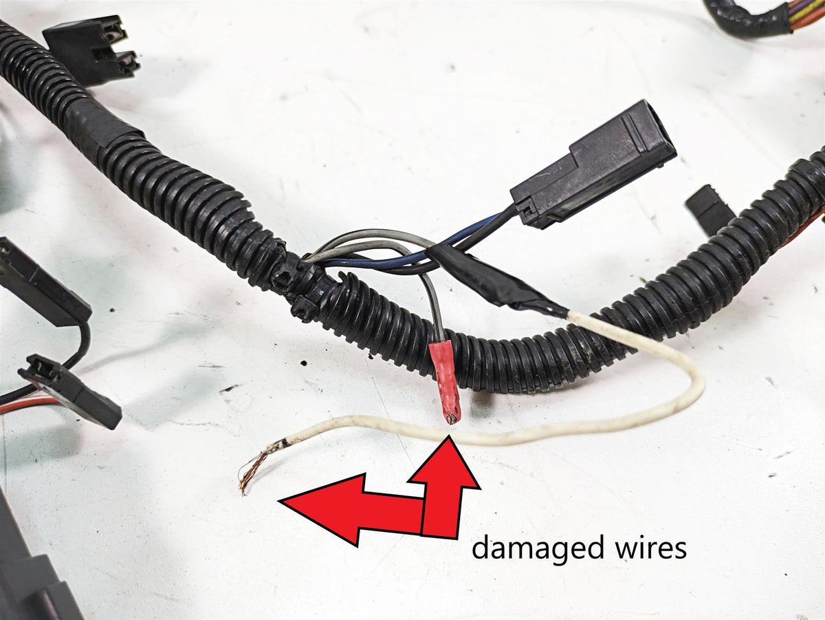 2005 Harley Touring FLHTCUI Electra Glide Front Fairing Wiring - Read 70232-04 {{ shop.shopifyCountryName }} - Mototech271